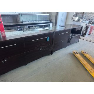 ΜΕΤΑΧΕΙΡΙΣΜΕΝΗ ΒΙΤΡΙΝΑ ΠΑΡΟΥΣΙΑΣΗΣ ΑΡΤΟΠΟΙΕΙΟΥ ΜΕ ΣΥΡΟΜΕΝΑ ΡΑΦΙΑ ΚΑΙ ΑΠΟΘΗΚΕΥΤΙΚΟ ΧΩΡΟ 195Χ70Χ87