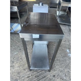 ΜΕΤΑΧΕΙΡΙΣΜΕΝΟ ΤΡΑΠΕΖΙ ΙΝΟΧ ΜΕ ΔΙΑΣΤΑΣΗ 60Χ40Χ87  ΚΩΔ 0017.01.8